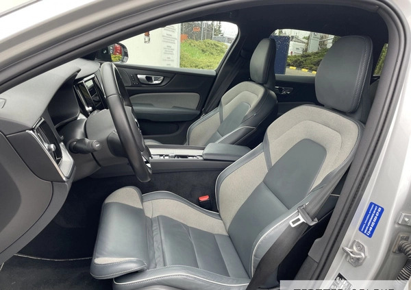 Volvo V60 cena 134900 przebieg: 120000, rok produkcji 2020 z Warszawa małe 631
